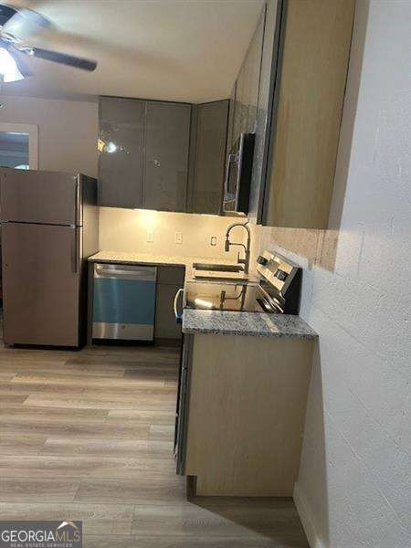 Building Photo - 204 Smith St NE