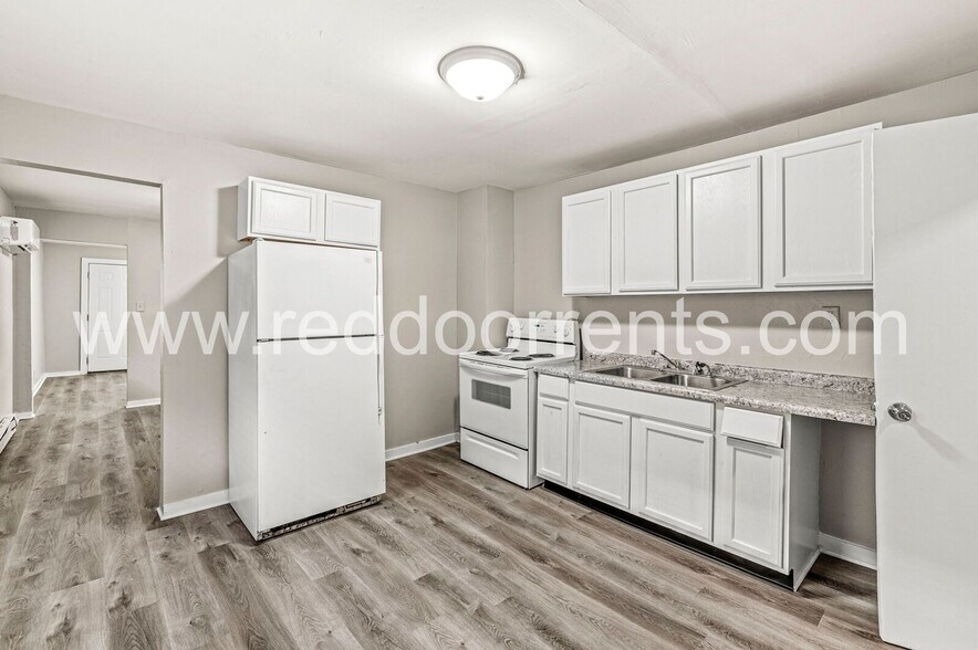 Building Photo - 970 Edgemont Ave