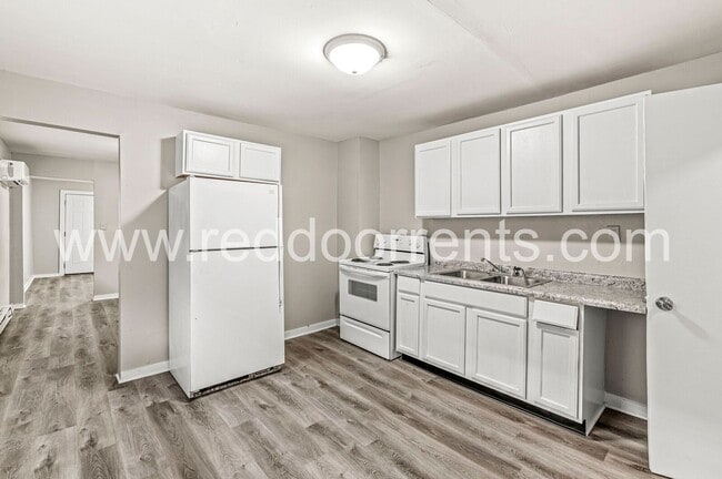 Building Photo - Your Perfect Indy Home is Waiting at 970 E...
