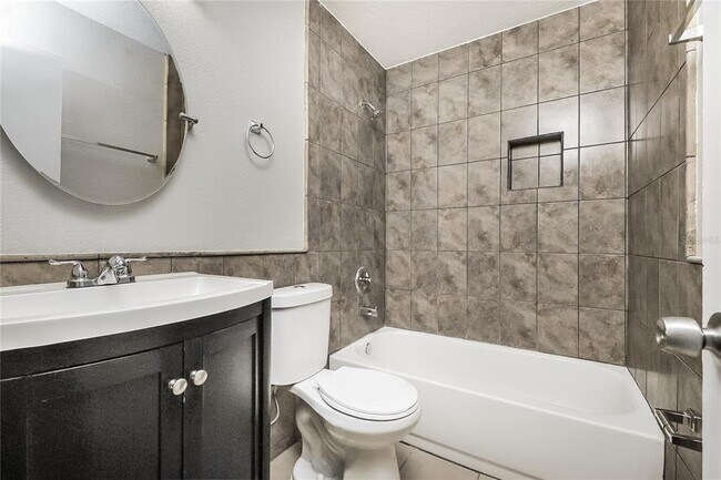 Building Photo - 7606 Willow Park Dr