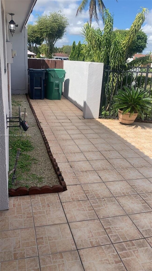 Building Photo - 15200 SW 81st Ln