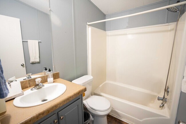 Building Photo - 20511 N Sabine Dr