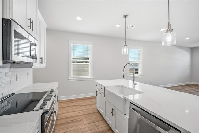 Building Photo - 2409 W Fig St