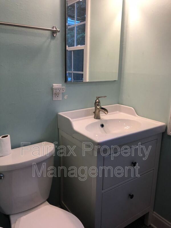 Building Photo - 1113 Marlborough Rd