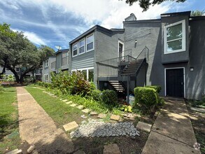 Building Photo - Charming 1 Bedroom Unit in Dallas!