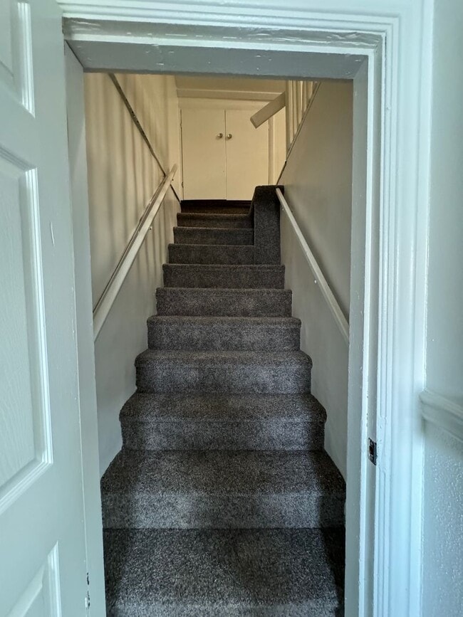 Building Photo - Charming 2 Bedroom, 1 Bath Apartment | Carlisle Area Schools!