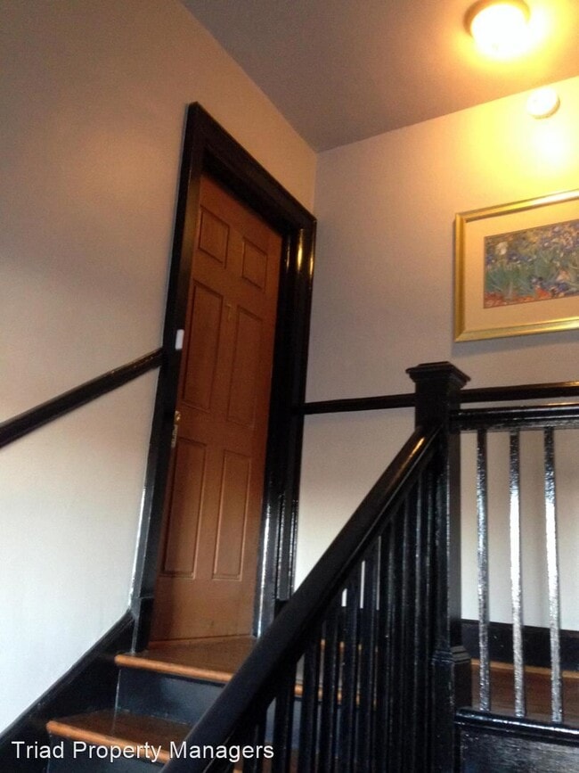 Building Photo - 2 br, 1 bath House - 1013 North Elm St. #C7