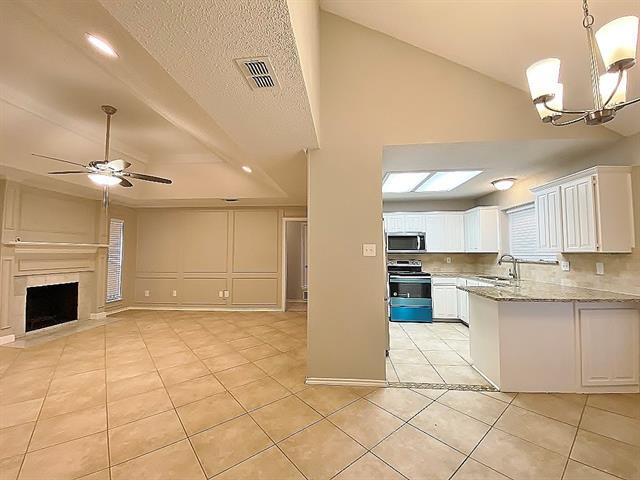 Building Photo - 3704 Fairhaven Dr