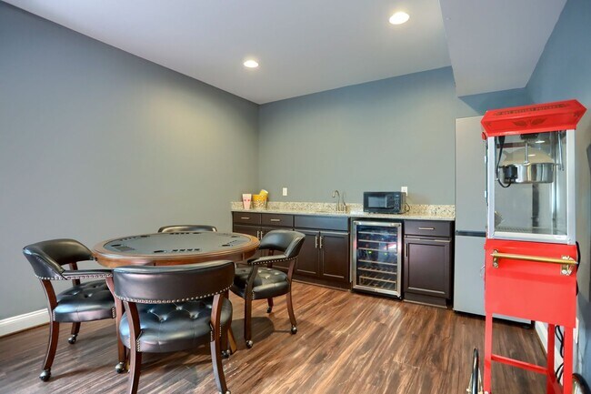 Building Photo - 6407 Falconwood St