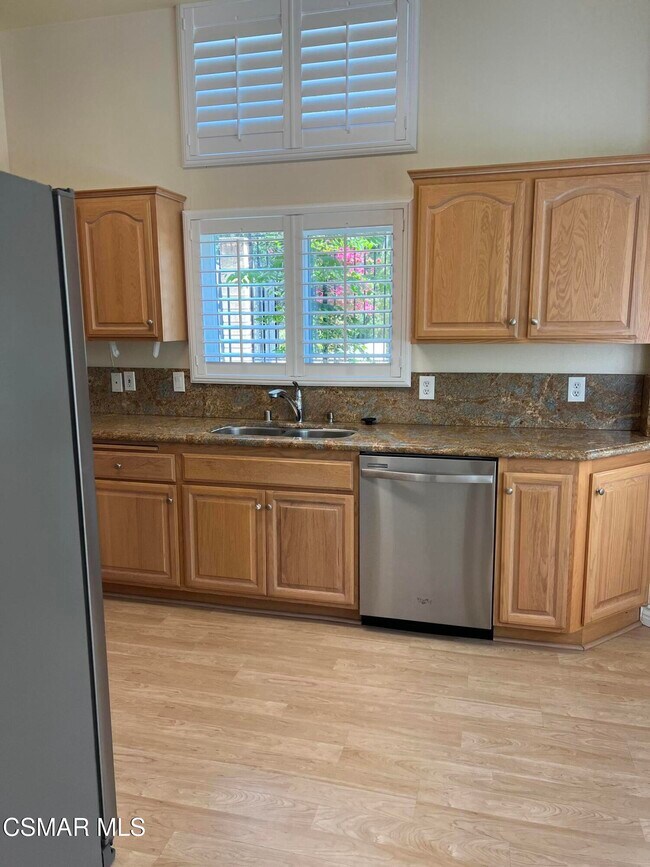 Building Photo - 255 N Skyline Dr