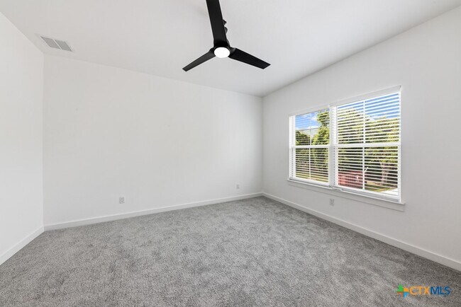 Building Photo - 158 S Academy Ave