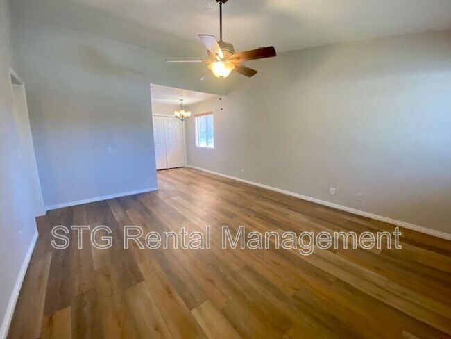Building Photo - 1075 1400 W St