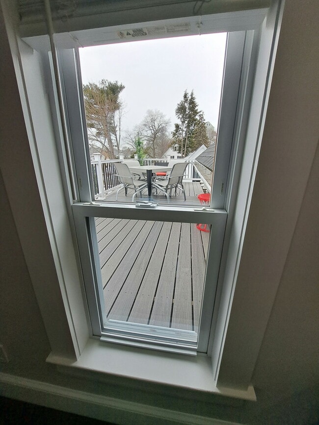 Building Photo - 14 Roy St