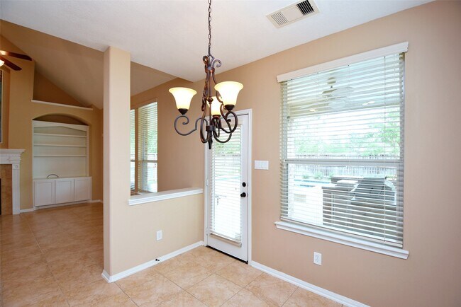 Building Photo - 30 Granite Path Pl