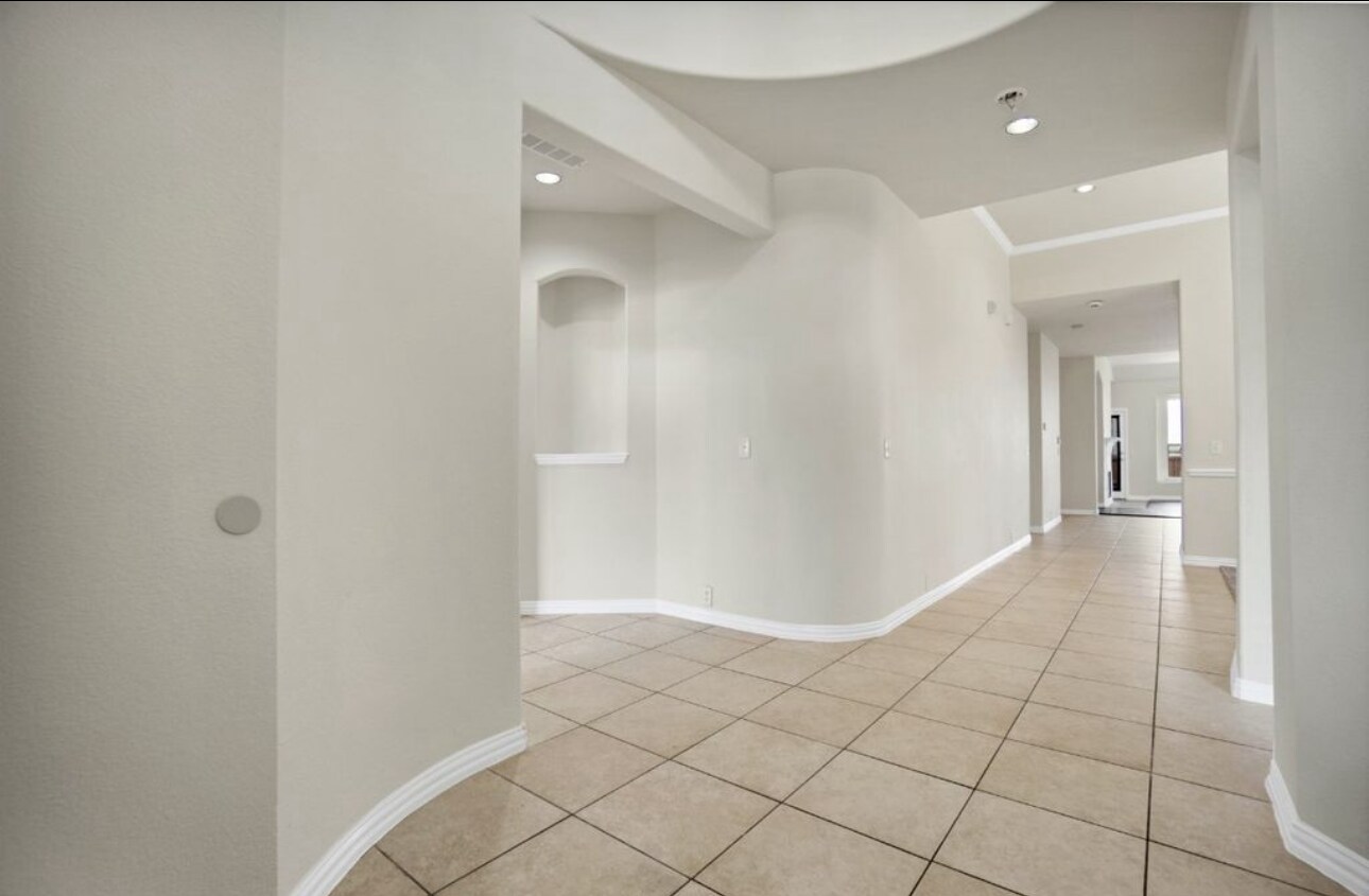 Building Photo - 11036 Coralberry Dr