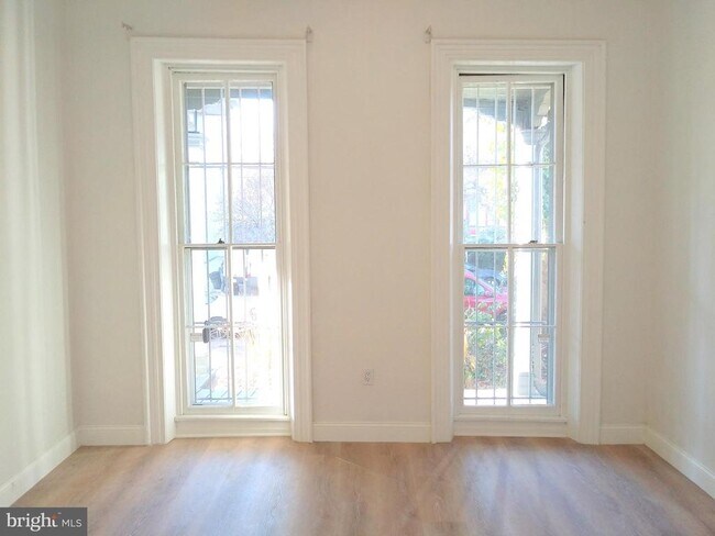 Building Photo - 317 N 33rd St