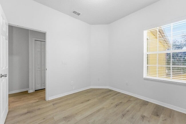 Building Photo - 2795 Oakwater Dr