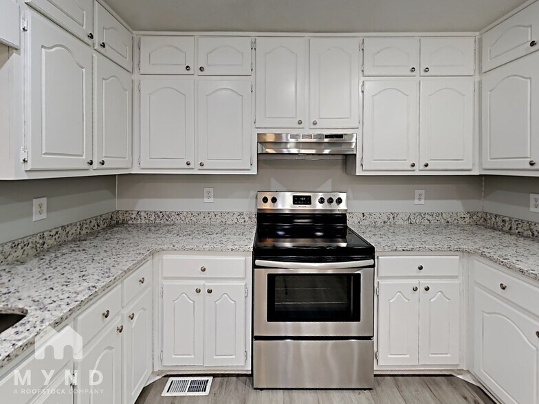 Building Photo - 100 Clifton Dr