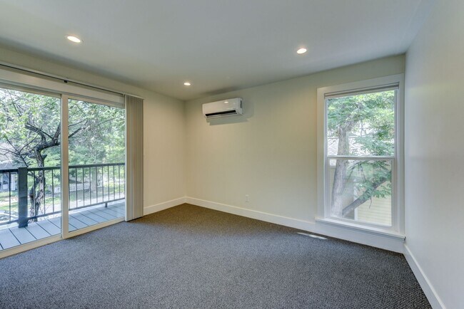 Building Photo - 616 Marine St