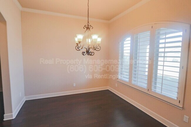 Building Photo - 9604 Justice Ave