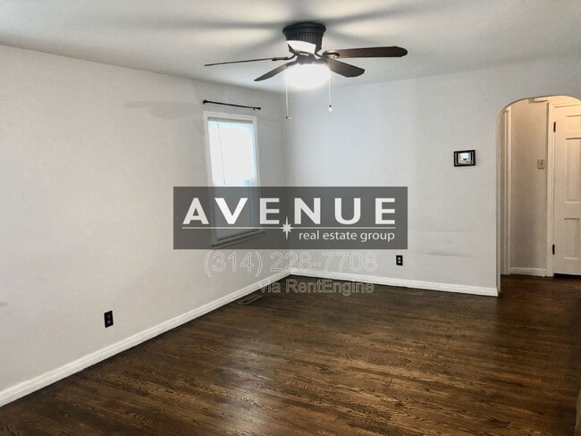 Building Photo - 5242 Parker Ave