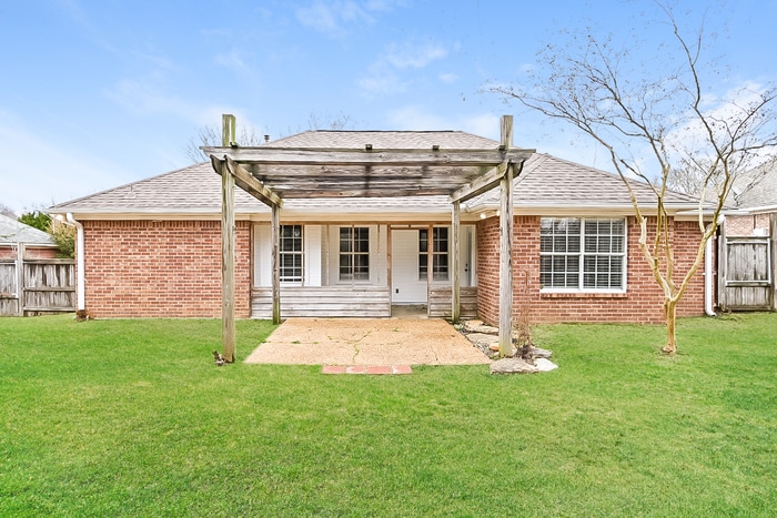 Building Photo - 242 Glenwood Dr