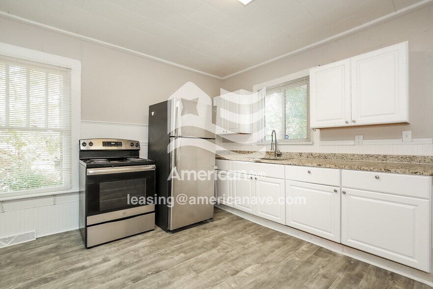 Building Photo - 306 E Guilford St