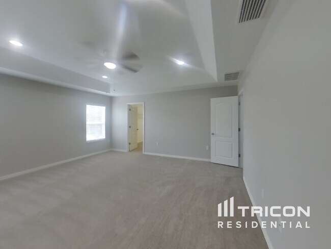 Building Photo - 19609 Timberbluff Dr