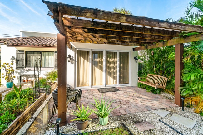 Building Photo - 351 E Boca Raton Rd