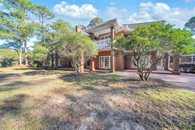 Building Photo - 1524 Glenlake Cir