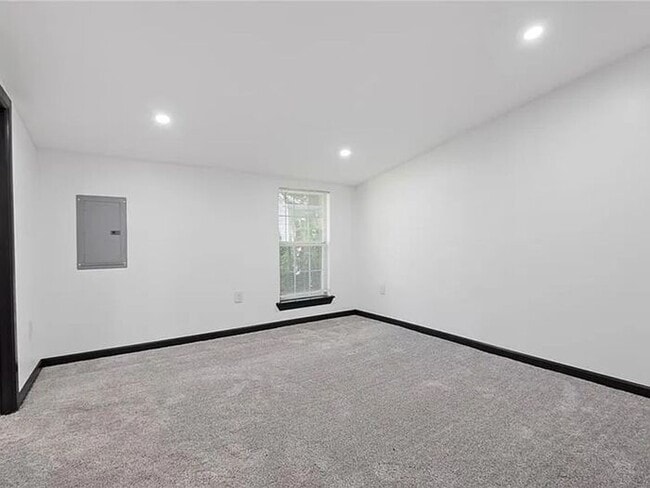 Building Photo - Beautifully Remodeled Home in the Upland A...