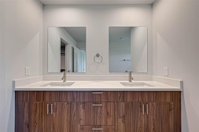 Building Photo - 3510 Contempo Dr