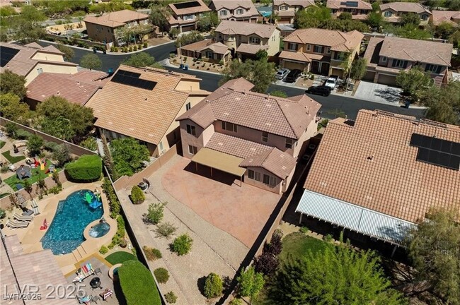 Building Photo - 10281 Wolves Den Ln