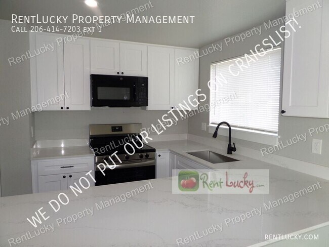 Building Photo - 2612 Laukala Pl