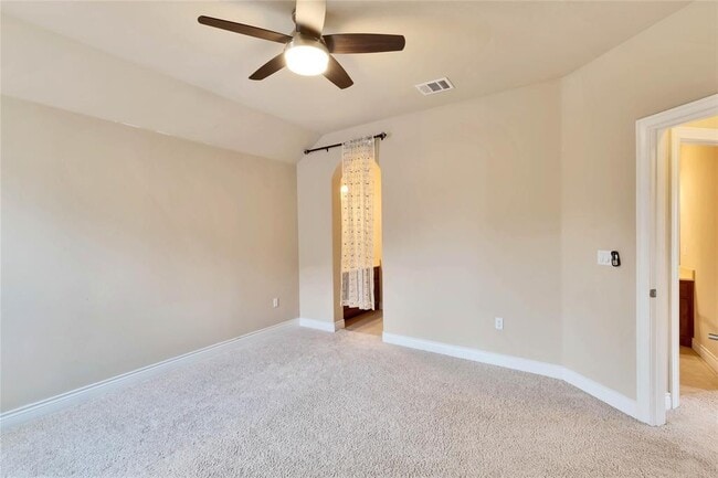 Building Photo - 15012 Iveans Way