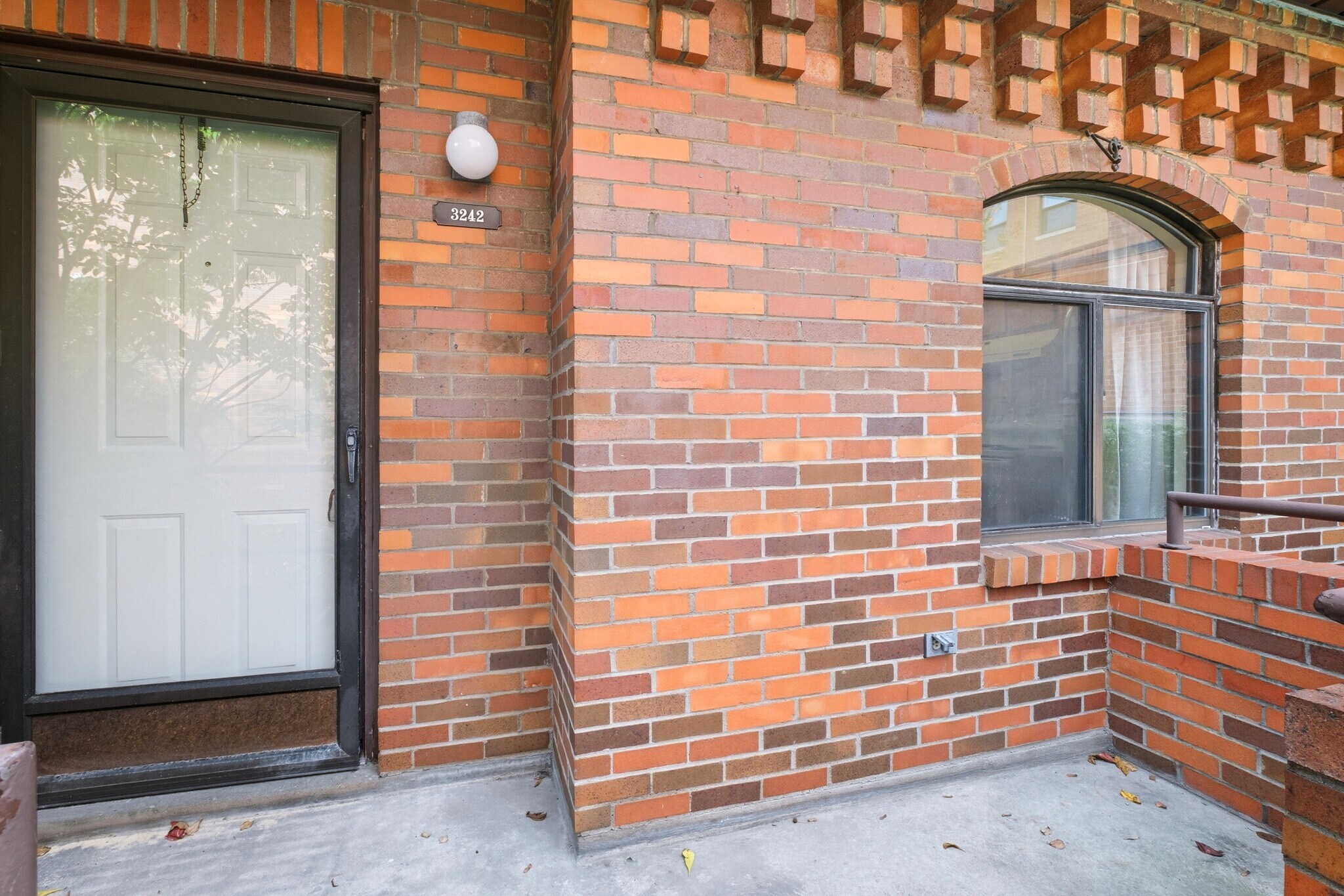 Building Photo - 3242 Niagara Sq