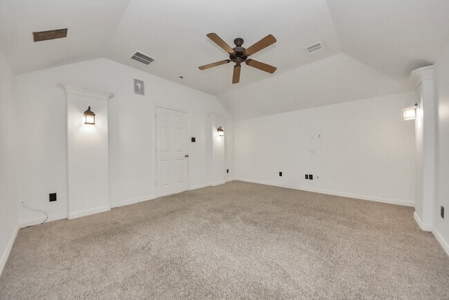 Building Photo - 17222 Red Oak Bend Dr