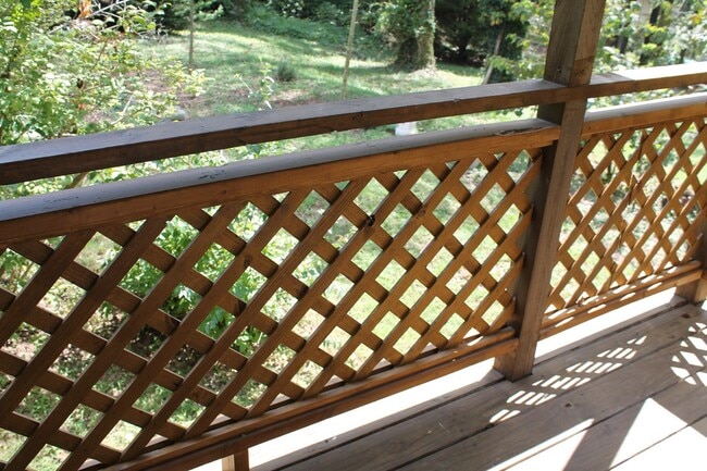 Building Photo - Duplex in Oak Ridge