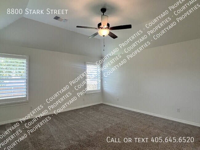 Building Photo - 8800 Stark St