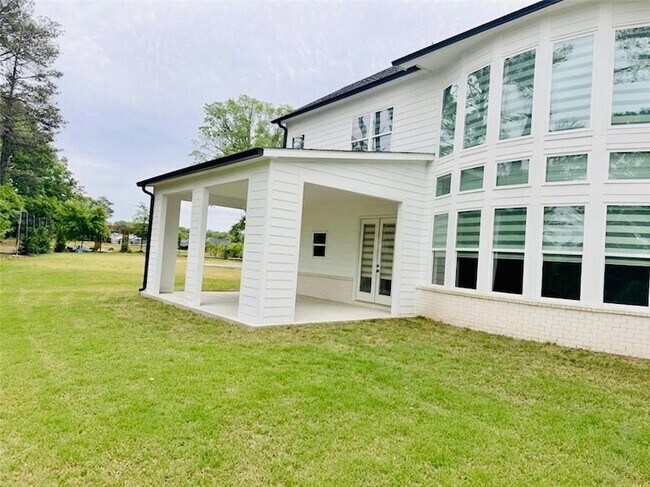 Building Photo - 2935 Ferncliff St