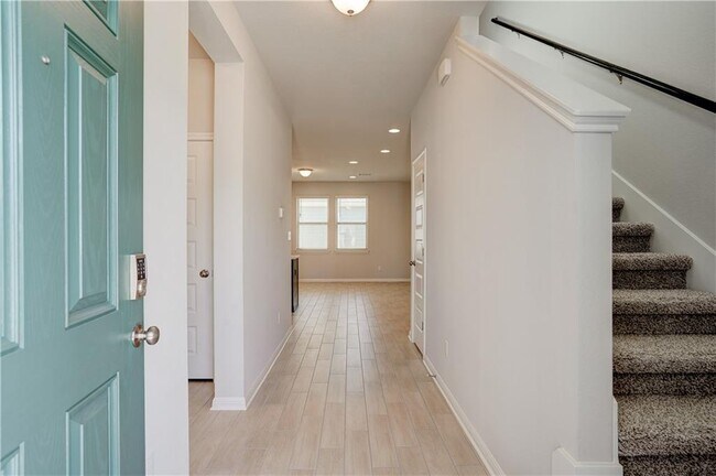 Building Photo - 1724 Artesian Spgs Xing