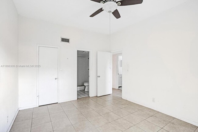 Building Photo - 7135 W Sunrise Blvd