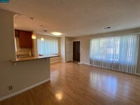 Building Photo - 2118 Peppertree Way
