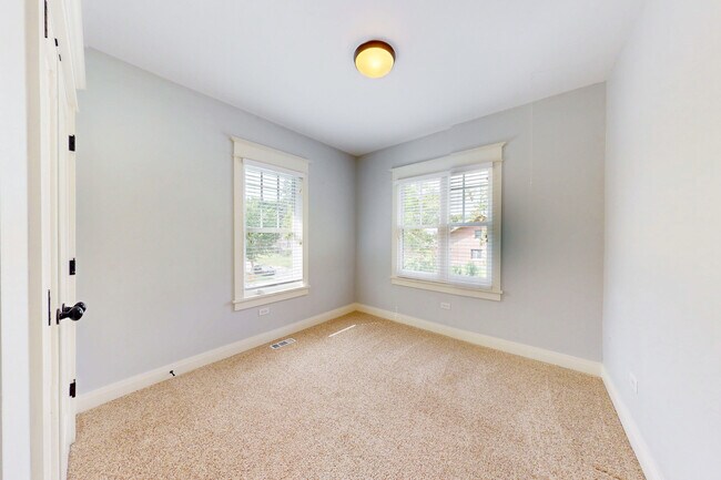 Building Photo - 523 Prairie St