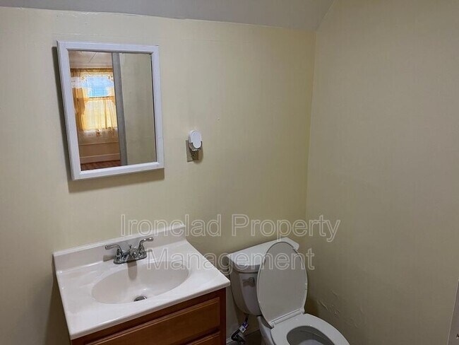 Building Photo - 66-68 Prospect St