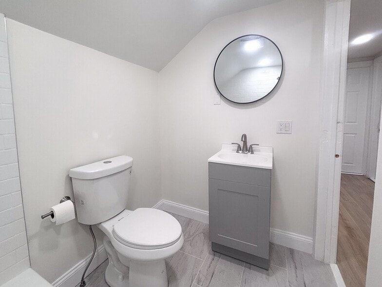 Building Photo - 38 Judith St