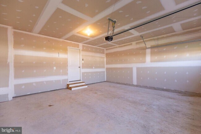 Building Photo - 228 Chandlers Glen Dr