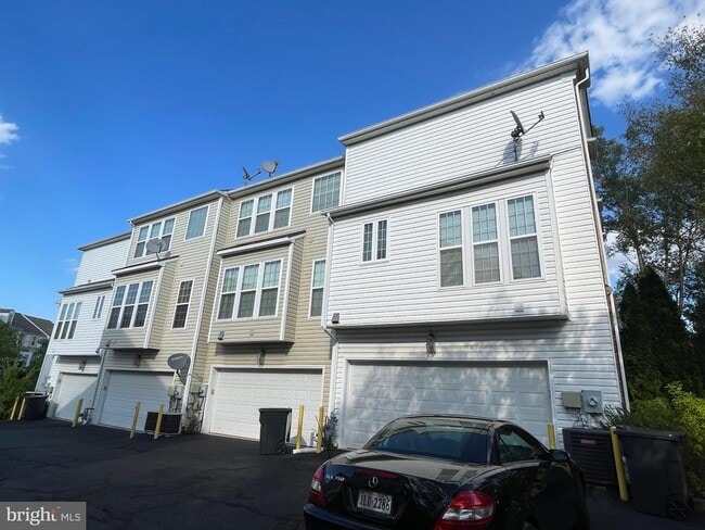 Building Photo - 5035 Cool Fountain Ln