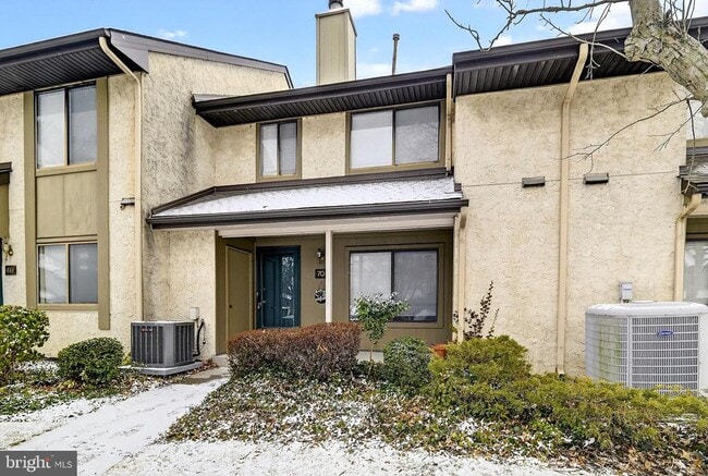 Building Photo - 70 Hampshire Dr