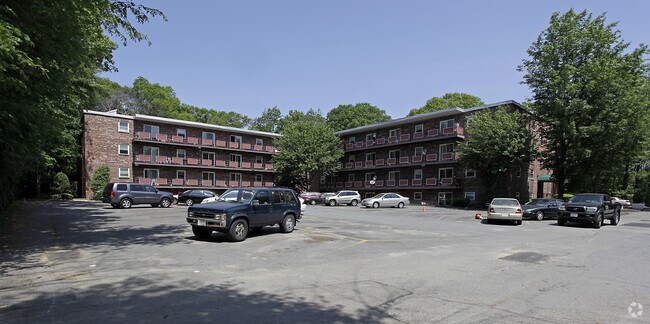 Building Photo - 100-102 Livermore St